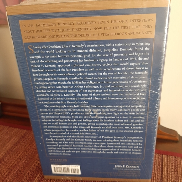 JACQUELINE KENNEDY BOOK - Picture 4 of 6